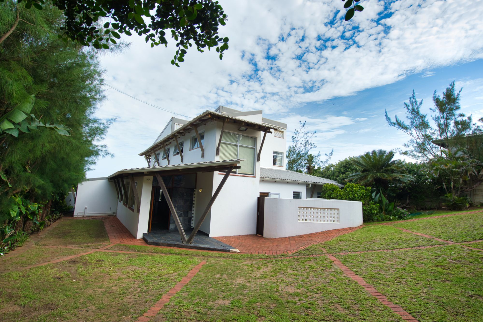 Rascal’s Rest looking towards holiday home from outside